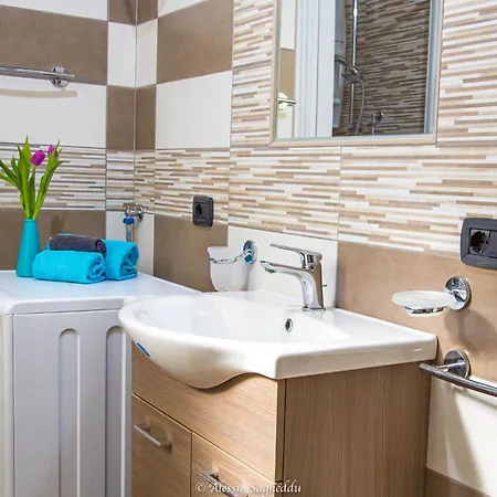 Casa Mary, A Pochi Passi Dal Mare Iun R9437 Apartment Cala Gonone