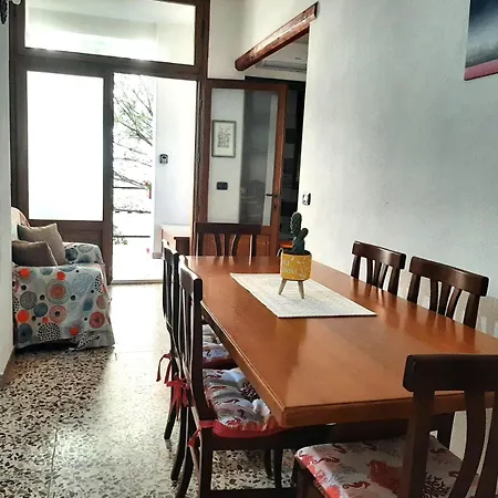 Casa Mary, A Pochi Passi Dal Mare Iun R9437 קאלה גונונה