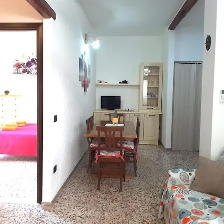 Casa Mary, A Pochi Passi Dal Mare Iun R9437 Apartment *
