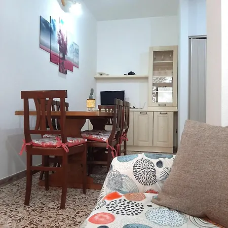 Casa Mary, A Pochi Passi Dal Mare Iun R9437 קאלה גונונה